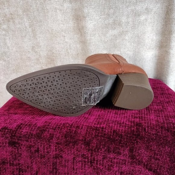 Qupid Cognac Pull On Ankle Booties Size 5.5 - Picture 6 of 8